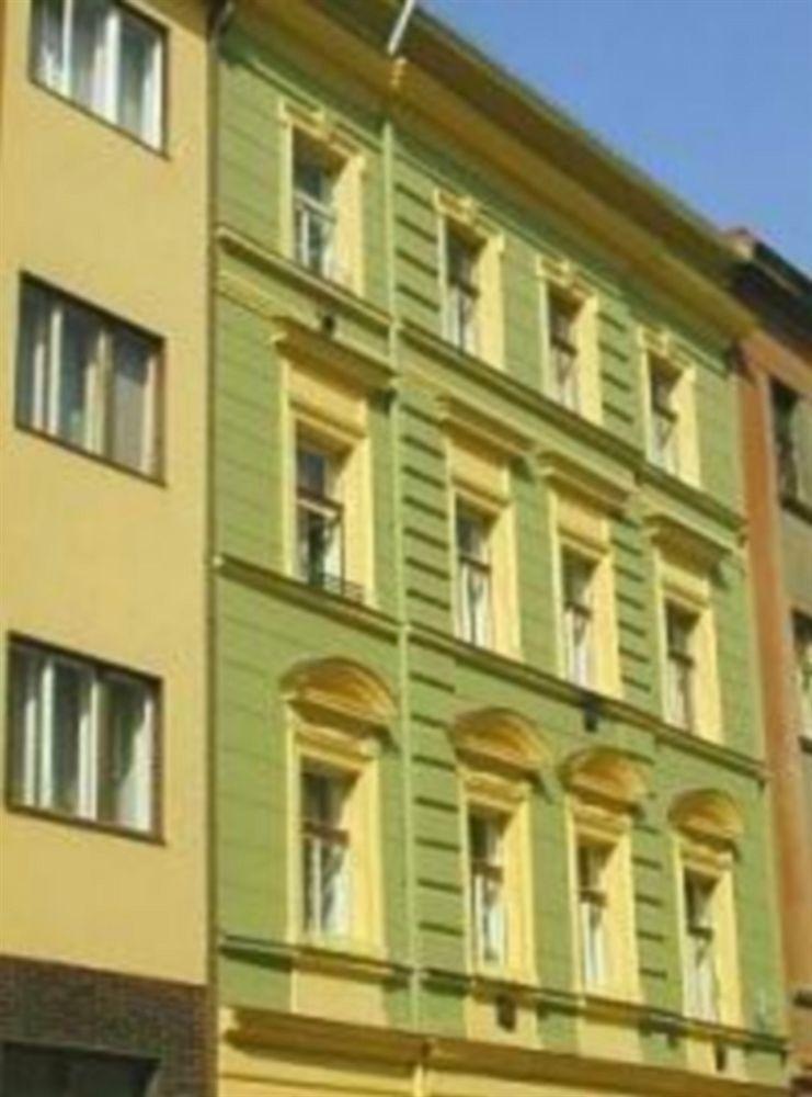 Vlkova Palace Prague Exterior photo